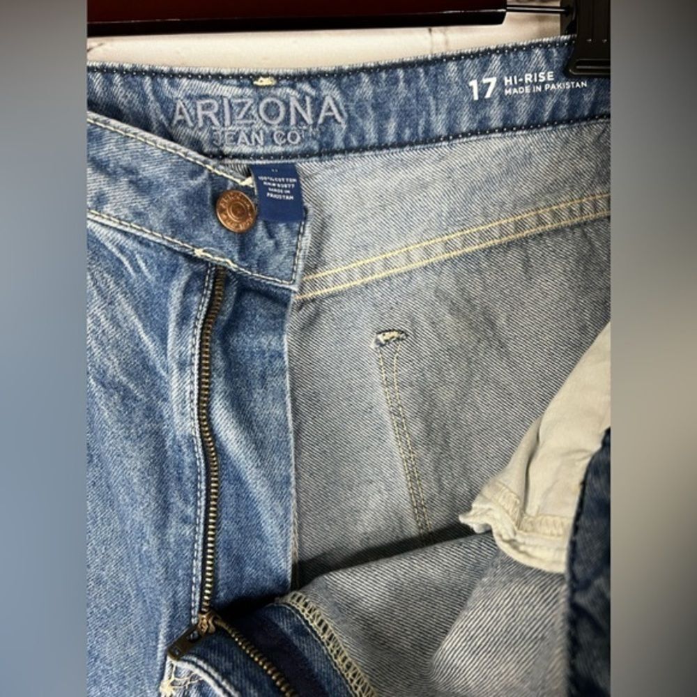 Arizona Hi Rise Distressed embroidered flower denim cut off shorts‎ size 17 NEW - Picture 10 of 10